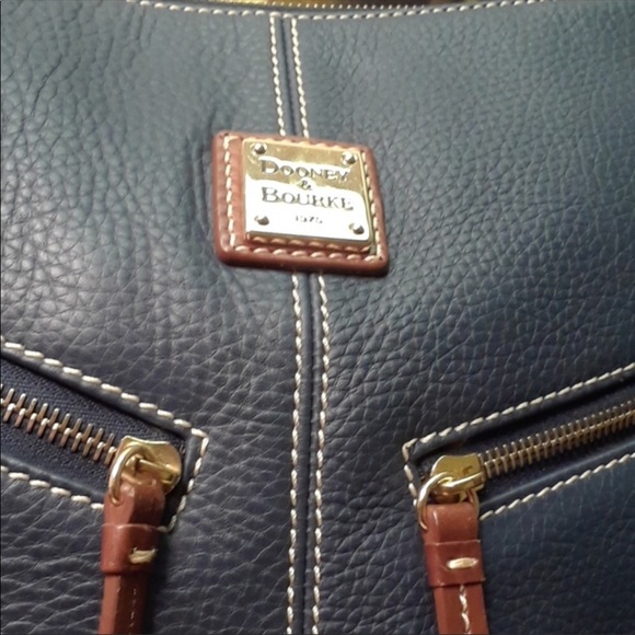 Dooney & Bourke - Picture 5 of 7